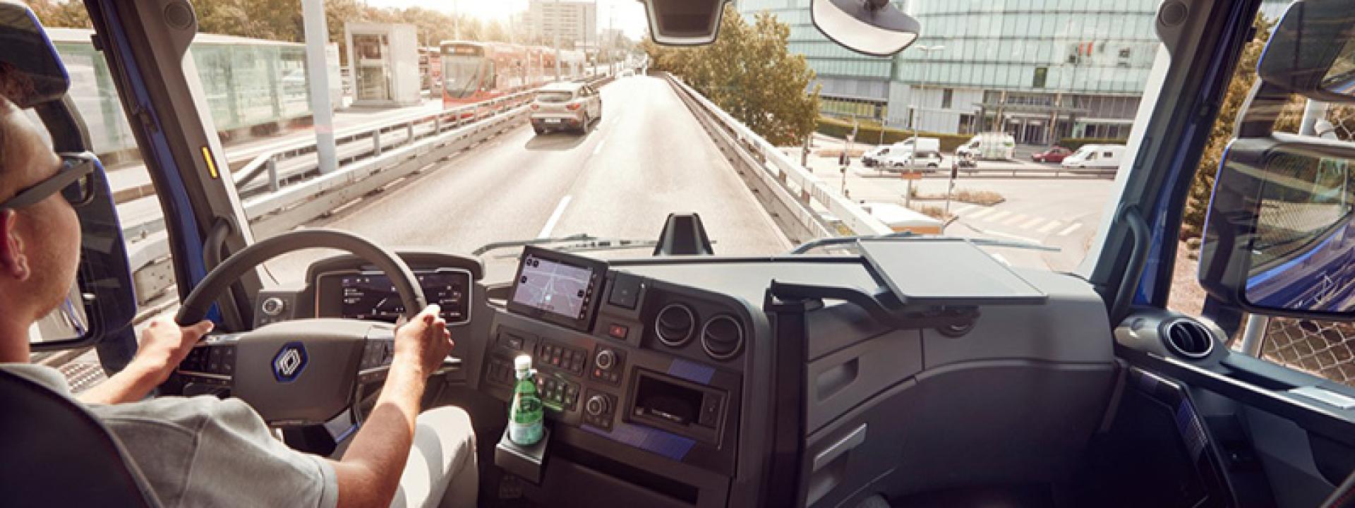 In cabine van vrachtwagen